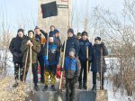 Школьники произвели очистку от снега памятников погибшим воинам в Великой Отечественной войне