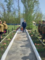 9 мая в День Победы поздравили тружеников тыла и возложили венки к памятникам и обелискам воинам Великой Отечественной войны